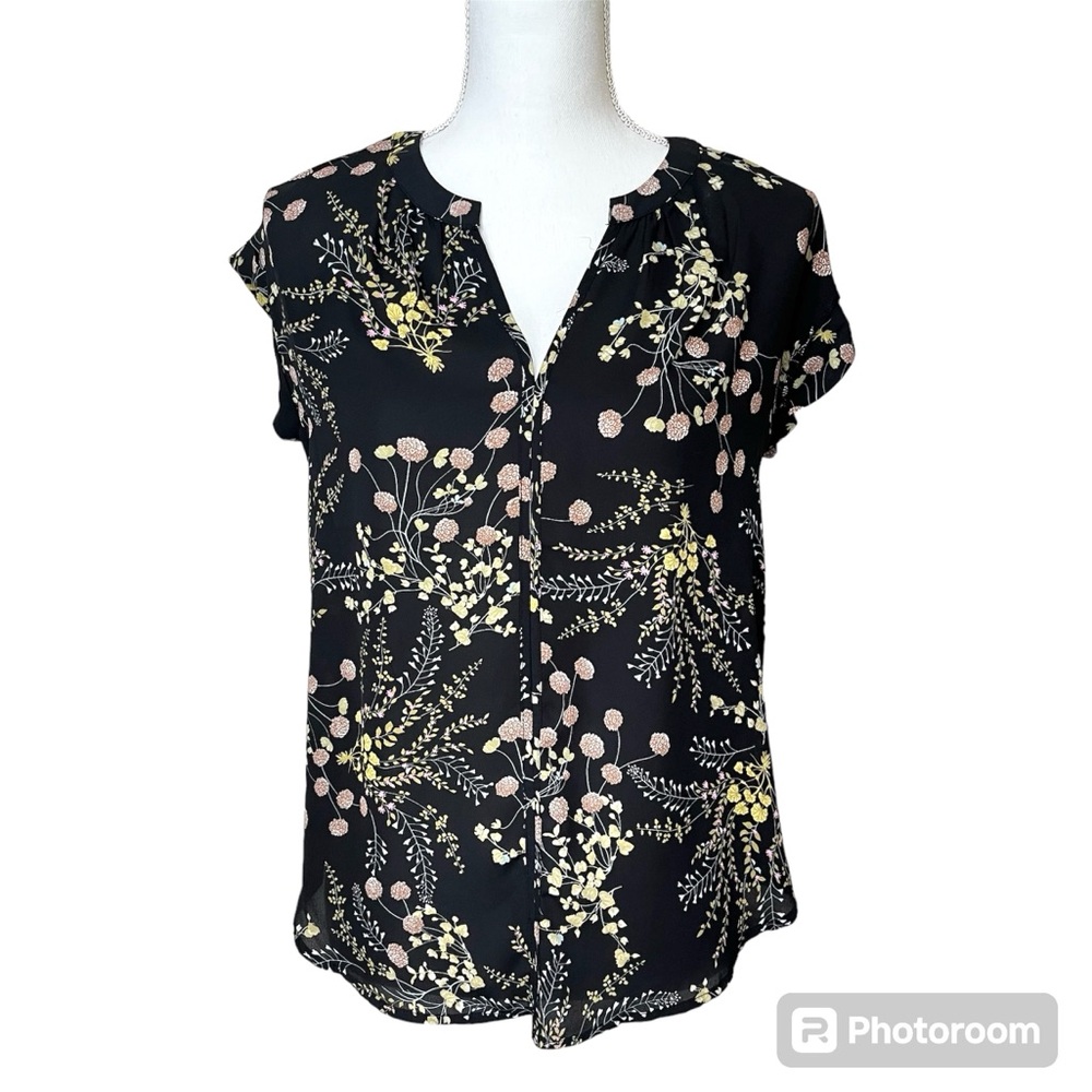 Philosophy Floral V-Neck Short Sleeve Blouse
